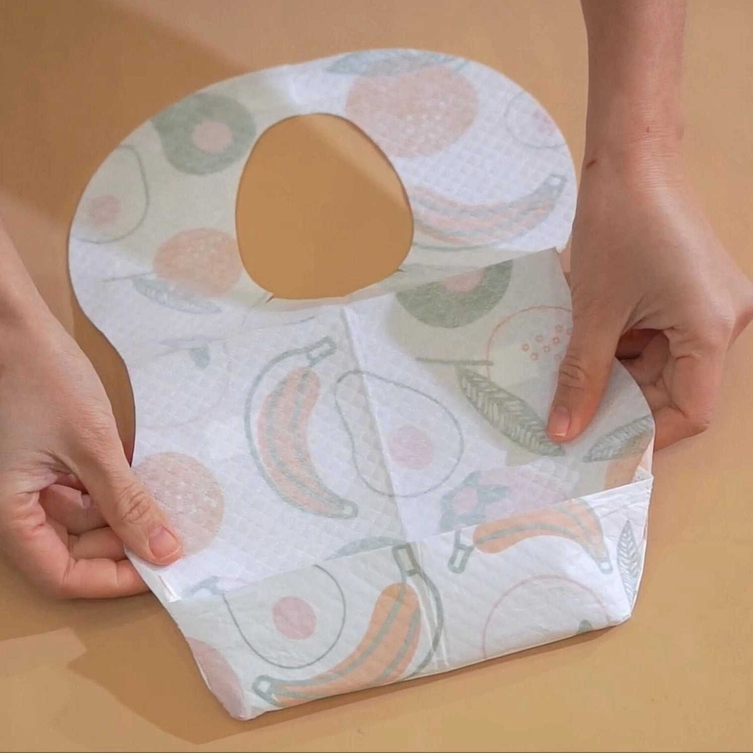 20 Pcs Disposable Baby Bibs