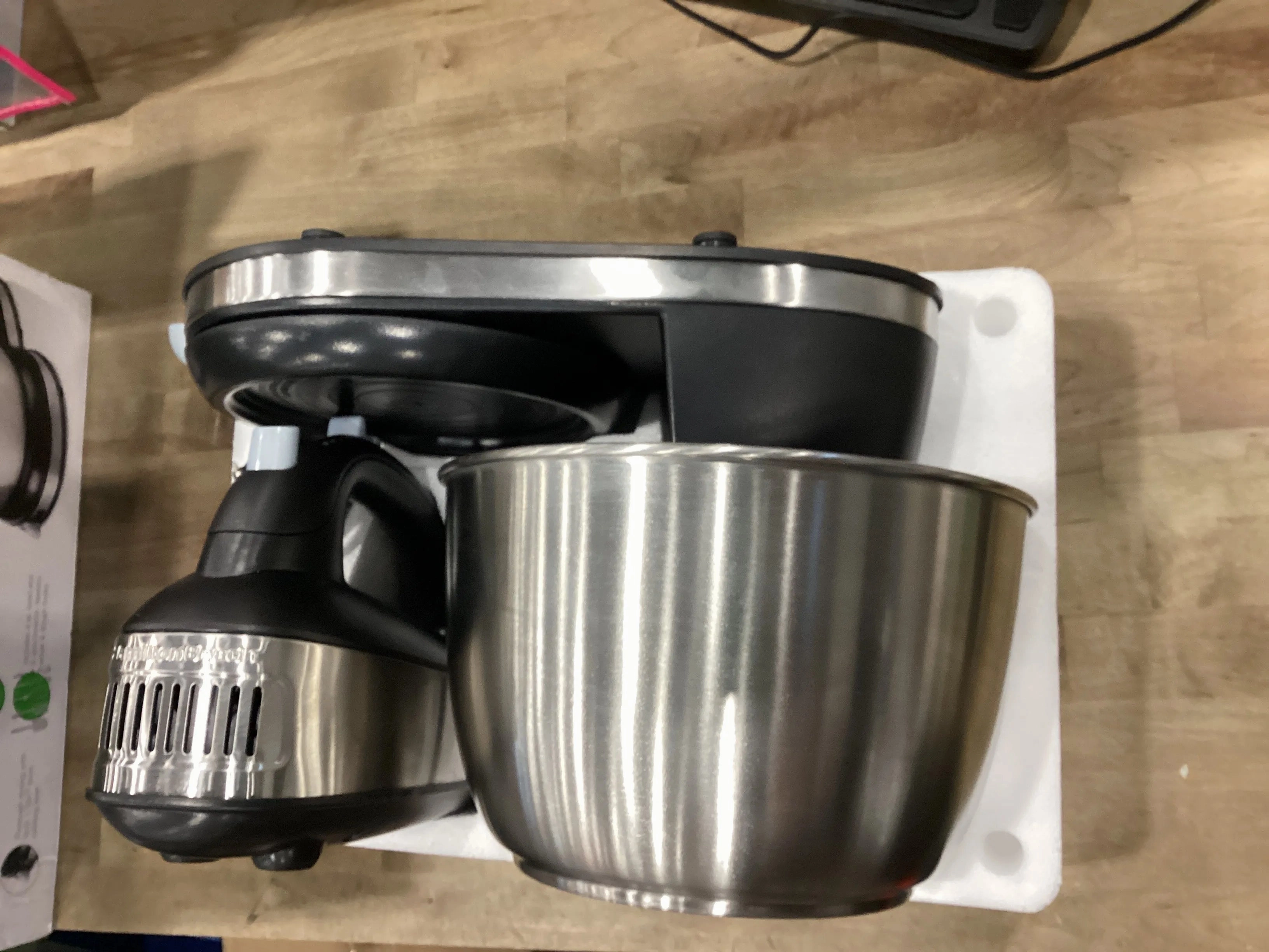 4qt Hand/Stand Mixer With Stainless Steel Bowl