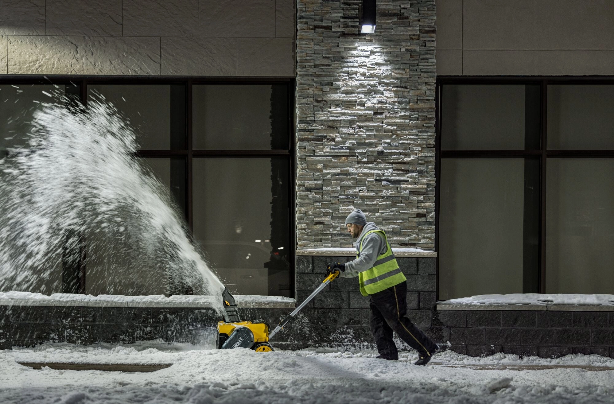 60V Max 21 in snow blower