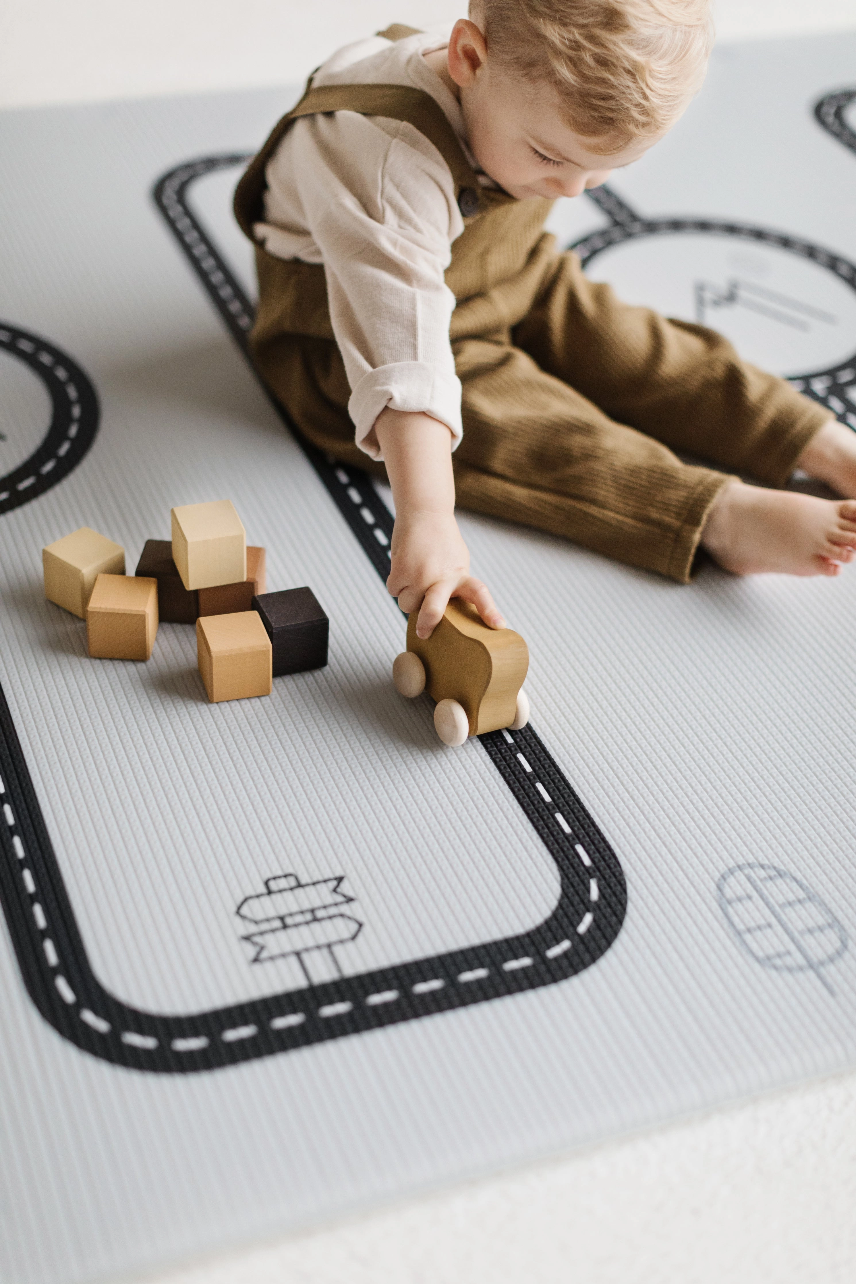 Little Bot Baby Play Mat (Ofie Mat, Country Road   Triangle)